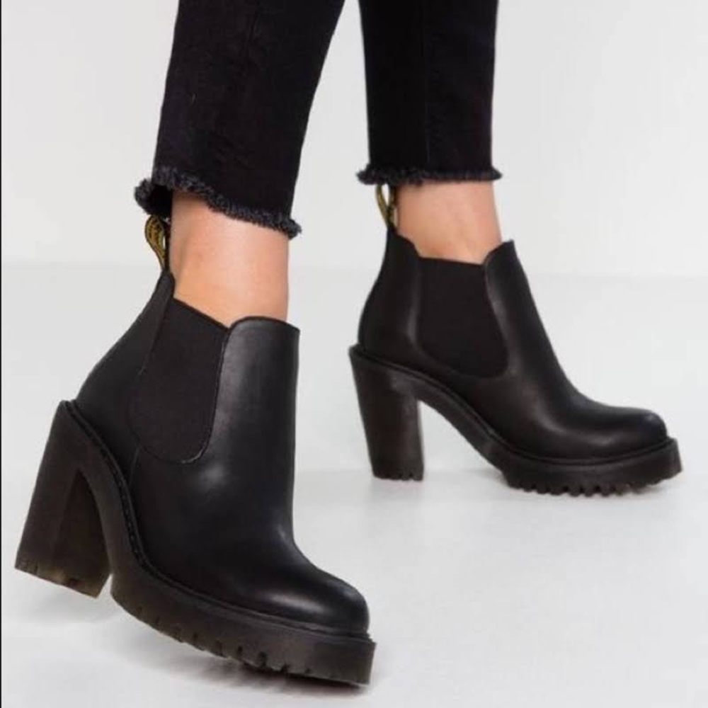 Dr. Marten’s Hurston Chelsea Boot - like new